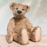 Foggy is a sweet vintage limited edition mohair artist bear from Barbara-Ann Bears he stands 14 inches/35cm tall.
Foggy dates from the mid 1990s and is number 4 of 4 from an edition we made for Collectif teddy bear shop near Southampton