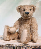 Foggy is a sweet vintage limited edition mohair artist bear from Barbara-Ann Bears he stands 14 inches/35cm tall.
Foggy dates from the mid 1990s and is number 4 of 4 from an edition we made for Collectif teddy bear shop near Southampton