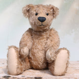 Foggy is a sweet vintage limited edition mohair artist bear from Barbara-Ann Bears he stands 14 inches/35cm tall.
Foggy dates from the mid 1990s and is number 4 of 4 from an edition we made for Collectif teddy bear shop near Southampton
