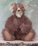 Hullabaloo sitting.
Hullabaloo is a very beary teddy bear a one of a kind, artist bear by Barbara-Ann Bears in wonderful brown faux fur and blonde mohair
Hullabaloo stands 15 inches/38 cm tall
