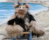 Brabinger is a large, magnificent, charming and cuddly, one of a kind, artist bear by Barbara-Ann Bears in luxurious mohair and faux fur Brabinger is an impressive and large teddy bear, he stands 21 inches (53 cm) tall and is 15.5 inches (39 cm) sitting. Brabinger is a very handsome, relaxed and friendly bear