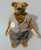 Ballantine Siegbert III is a 15.5 inch traditional teddy bear in antique German mohair by Barbara Ann Bears (Copy)