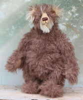 Hullabaloo standing.
Hullabaloo is a very beary teddy bear a one of a kind, artist bear by Barbara-Ann Bears in wonderful brown faux fur and blonde mohair

Hullabaloo stands 15 inches/38 cm tall 