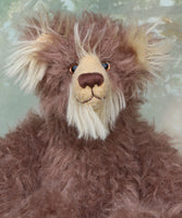 Hullabaloo's face showing his beautiful eyes, carefully embroidered nose and sweet smile.
Hullabaloo is a very beary teddy bear a one of a kind, artist bear by Barbara-Ann Bears in wonderful brown faux fur and blonde mohair

Hullabaloo stands 15 inches/38 cm tall 