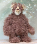 Hullabaloo standing.
Hullabaloo is a very beary teddy bear a one of a kind, artist bear by Barbara-Ann Bears in wonderful brown faux fur and blonde mohair

Hullabaloo stands 15 inches/38 cm tall 