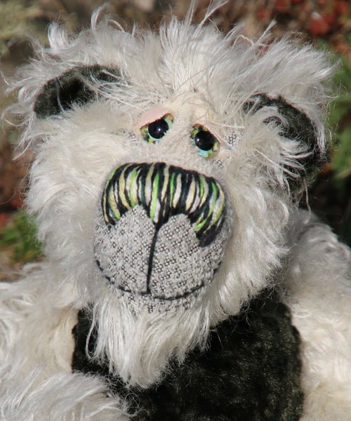 Rowan is a traditional, mohair artist teddy bear by Barbara Ann Bears –  Wild but Gorgeous