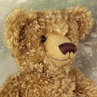 Teddington's face showing smile
Teddington, a large, elegant and very huggable, one of a kind, classical, traditional mohair artist teddy bear made by Barbara-Ann Bears, he stands 21.5 inches (55cm) 