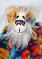 Bosworth Bloom has beautiful, hand painted glass eyes (painted to match his colours) with eyelids, an impressive nose embroidered from individual threads to match his colouring and a beaming smile