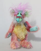 Franklin Fizziwig is a kooky, funky and funny one of a kind artist bear in hand-dyed mohair and faux fur by Barbara Ann Bears, he stands 9.5 inches/26 cm tall and is 7 inches/18 cm sitting. Franklin is mostly made from a fairly sparse medium length mohair that Barbara has dyed in gentle shades of rose, mauve and beige