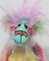 Franklin Fizziwig has beautiful, hand painted glass eyes (painted to match his colours) with hand coloured eyelids, an impressive nose embroidered from individual threads to match his colouring and a beaming smile. His huge beaming grin will never leave his face, he's a bear of constant happiness and fun, he wants to see you smiling and laughing