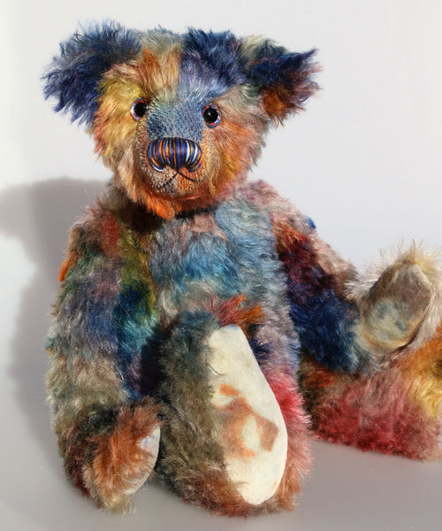 Laurie, a very handsome & subtly colourful, traditional, one of a kind artist teddy bear, in fabulous hand dyed mohair by Barbara Ann Bears Laurie is 15 inches (38cm) tall and is 10.5 inches (27cm) sitting. Laurie is a beautiful traditional bear, he is an elegant and handsome gentlebear with a very friendly personality. 
