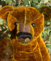 The Griffiths Bear pattern makes an elegant traditional Barbara-Ann Bear about 15.5 inches (39cm) tall.   We've used this pattern to make bears in a variety of mohairs ranging from 3mm vintage mohair to 25mm sparse, we find he works best in mohair about 15-25mm or vintage mohair. Griffiths is an old style, traditional bear