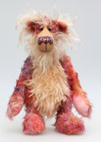 Renoir, a gently romantic and artistic, one of a kind artist bear in hand dyed mohair by Barbara Ann Bears Renoir stands 13.5 inches( 34 cm) tall and is 10.5 inches (26 cm) sitting. Renoir is a sweet and gently colourful chap, he has a thoughtful and loving character, he's a bear who likes to sit and think.