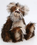Russel Ruffletoff is a charming and handsome, one of a kind, artist bear by Barbara-Ann Bears in wonderful fluffy tipped mohair Russel Ruffletoff stands 11.5 inches(29 cm) tall and is 9 inches(23 cm) sitting. 